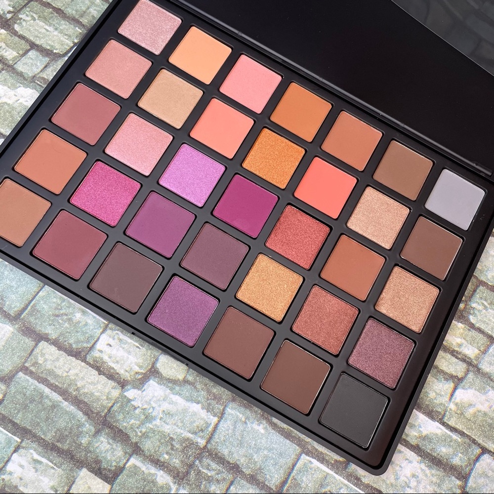EMMA ''35" Eyeshadow Palette